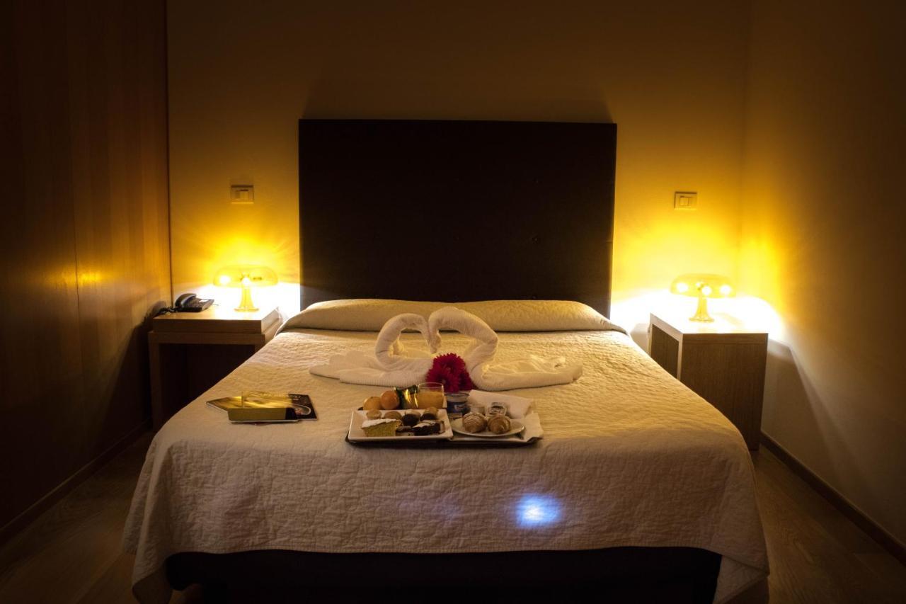 Le Querce Hotel Сальсомаджоре-Терме Экстерьер фото